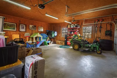 Exterior - 80 E Cardinal Rd, Cave City, AR 72521 photo 5 of 11