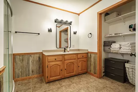 Bath - 80 E Cardinal Rd, Cave City, AR 72521 photo 3 of 4