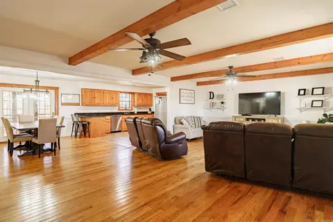 Living - 80 E Cardinal Rd, Cave City, AR 72521 photo 1 of 3