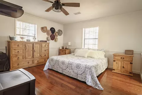 Bedroom - 80 E Cardinal Rd, Cave City, AR 72521 photo 1 of 5