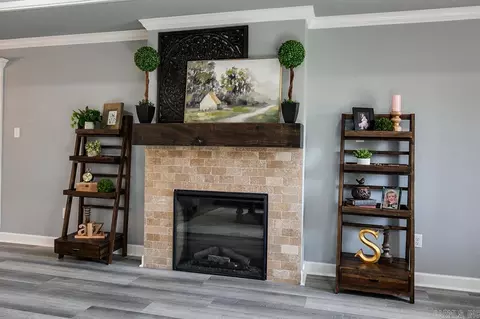 Living - 10 Aberdeen Dr, Cabot, AR 72023 photo 6 of 7