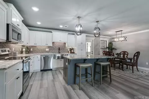 Kitchen - 10 Aberdeen Dr, Cabot, AR 72023 photo 7 of 9