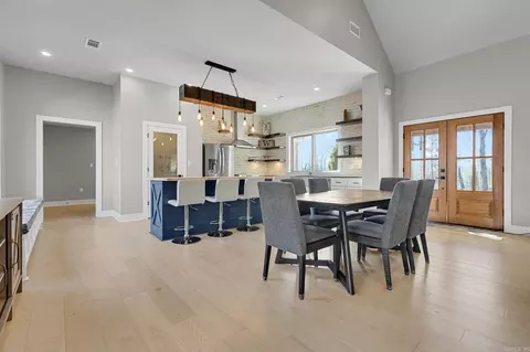 Dining - 6089 Castle Rock, Benton, AR 72019 photo 1 of 2