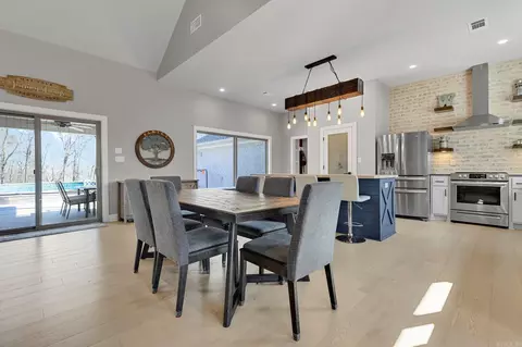 Dining - 6089 Castle Rock, Benton, AR 72019 photo 2 of 2