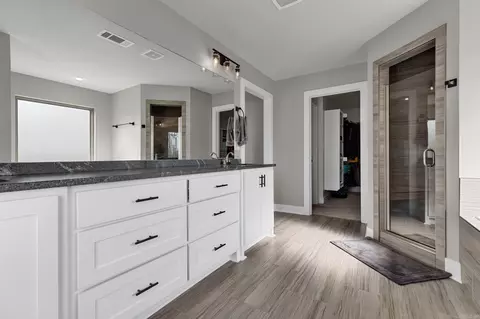 Bath - 6089 Castle Rock, Benton, AR 72019 photo 1 of 3