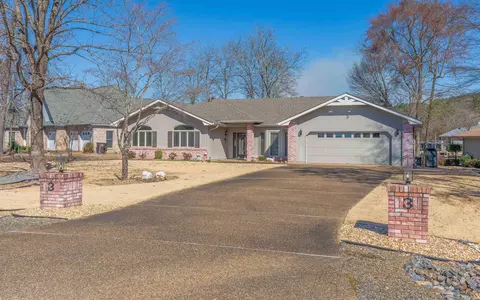 3 Adoracion Pt, Hot Springs Village, AR 71909
