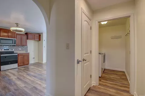 Entry Way - 27 Talladega Loop, Cabot, AR 72023 photo 2 of 2