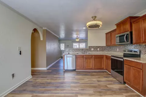 Kitchen - 27 Talladega Loop, Cabot, AR 72023 photo 5 of 8