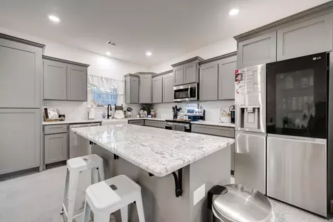 Kitchen - 17 Elderberry Ln, Conway, AR 72034 photo 2 of 5