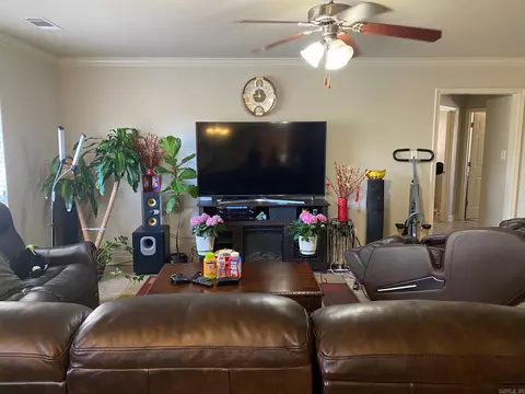 Living - 21765 Silver Maple Dr, Hensley, AR 72065 photo 2 of 3