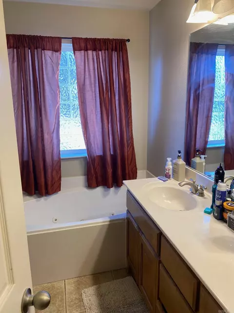 Bath - 21765 Silver Maple Dr, Hensley, AR 72065 photo 1 of 2
