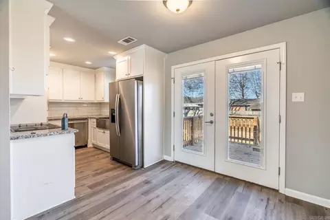 Kitchen - 906 W Mississippi St, Beebe, AR 72012 photo 1 of 4