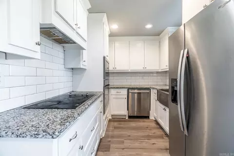 Kitchen - 906 W Mississippi St, Beebe, AR 72012 photo 2 of 4