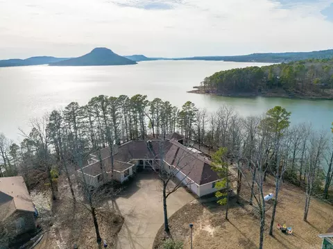 120 S Lakeshore Dr, Fairfield Bay, AR 72088