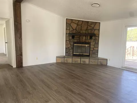 Living - 893 Ridge Rd, El Paso, AR 72045 photo 1 of 2