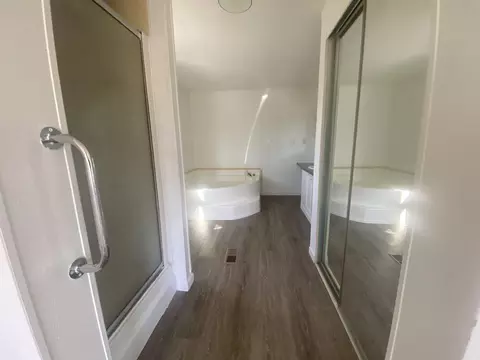 Bath - 893 Ridge Rd, El Paso, AR 72045 photo 1 of 4