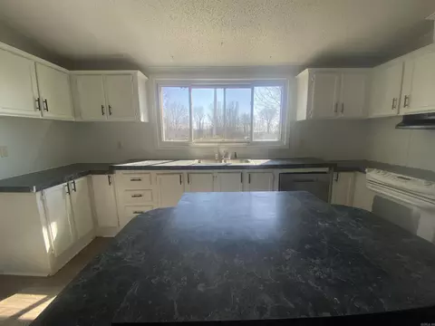 Kitchen - 893 Ridge Rd, El Paso, AR 72045 photo 3 of 5