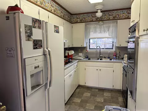 Kitchen - 2803 E 10th, Pine Bluff, AR 71603 photo 1 of 1