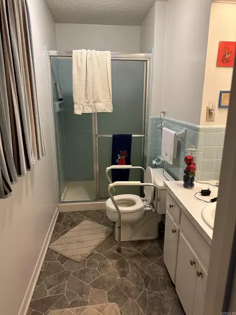 Bath - 2803 E 10th, Pine Bluff, AR 71603 photo 1 of 1