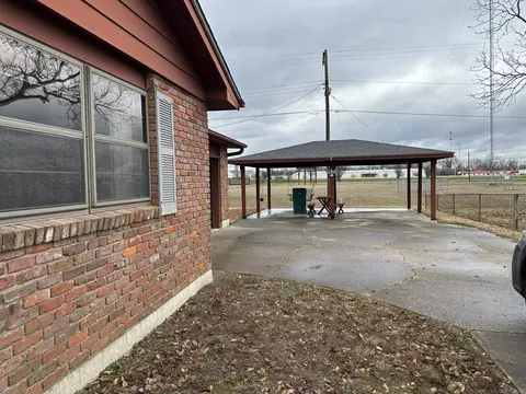 Exterior - 2803 E 10th, Pine Bluff, AR 71603 photo 2 of 4