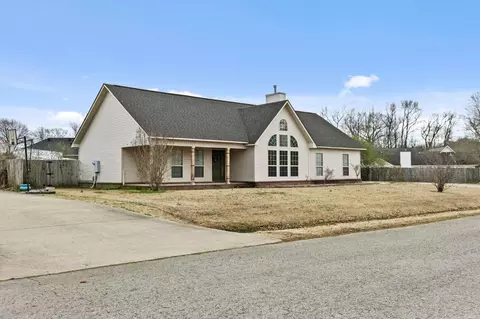 Exterior - 104 Meadows Ln, Beebe, AR 72012 photo 4 of 8