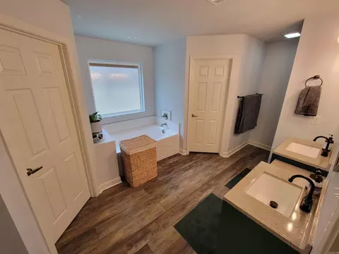 Bath - 20 Honor Ln, Conway, AR 72032 photo 1 of 4
