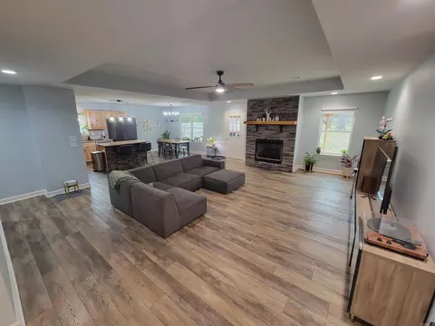 Living - 20 Honor Ln, Conway, AR 72032 photo 1 of 5