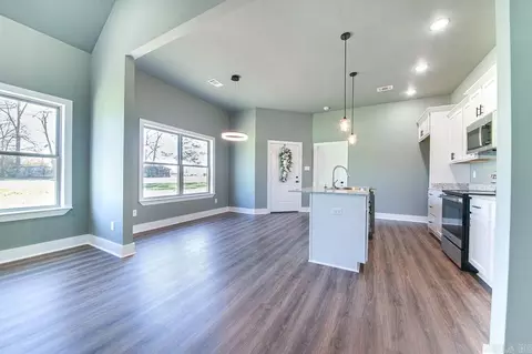 Dining - 409 N 4th St, Cabot, AR 72023 photo 1 of 3