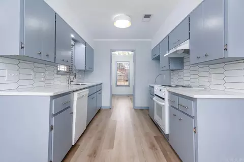 Kitchen - 59 Sandpiper, Conway, AR 72032 photo 3 of 4