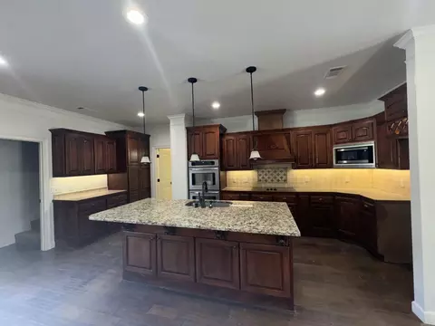 Kitchen - 24 Piney Trl, Cabot, AR 72023 photo 3 of 7