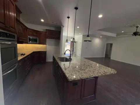 Kitchen - 24 Piney Trl, Cabot, AR 72023 photo 5 of 7