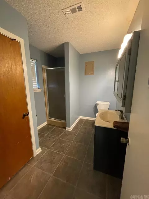 Bath - 904 N Main St, Beebe, AR 72012 photo 5 of 5