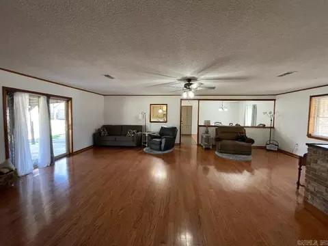 Living - 904 N Main St, Beebe, AR 72012 photo 5 of 6