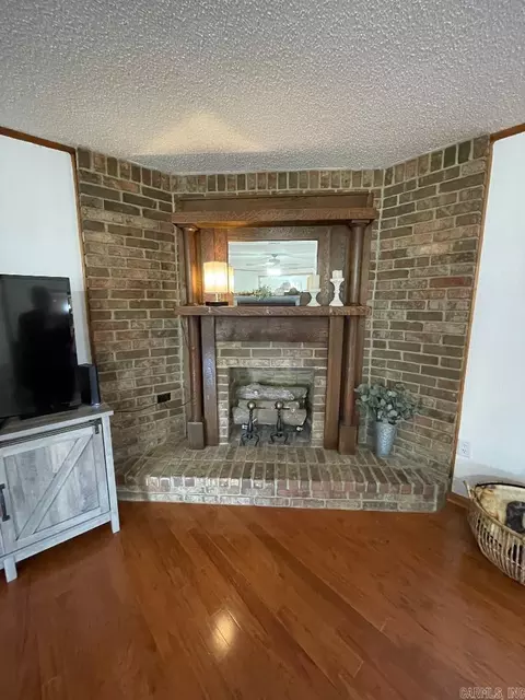 Living - 904 N Main St, Beebe, AR 72012 photo 6 of 6