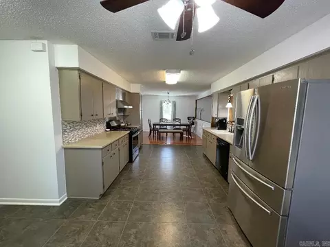 Kitchen - 904 N Main St, Beebe, AR 72012 photo 3 of 5