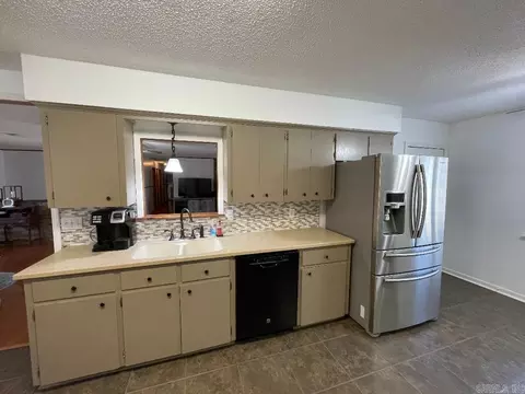 Kitchen - 904 N Main St, Beebe, AR 72012 photo 2 of 5