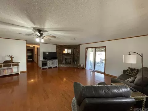 Living - 904 N Main St, Beebe, AR 72012 photo 4 of 6