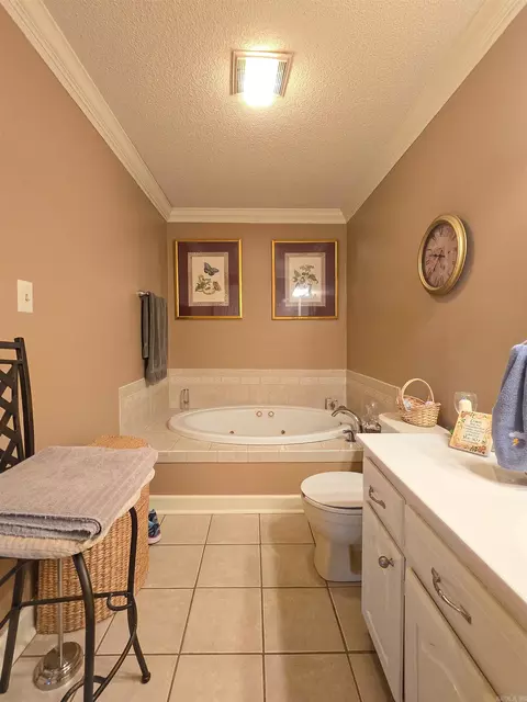 Bath - 701 Liberty St, Marked Tree, AR 72365 photo 2 of 4