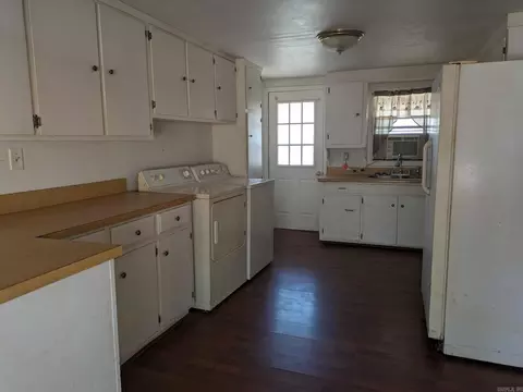 Kitchen - 69 Lady Ghost Ln, Sims, AR 71969 photo 2 of 4
