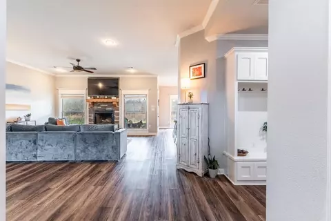 Living - 18 Cobblestone Dr, Greenbrier, AR 72058 photo 1 of 5