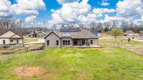 Exterior - 18 Cobblestone Dr, Greenbrier, AR 72058 photo 2 of 4