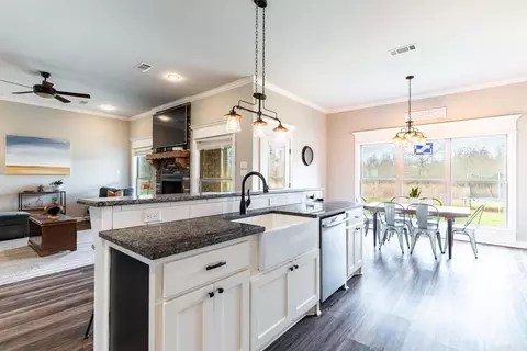 Kitchen - 18 Cobblestone Dr, Greenbrier, AR 72058 photo 5 of 12