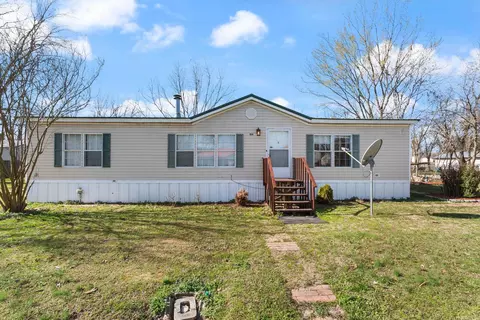 104 Oak St, Mcrae, AR 72102 photo 1