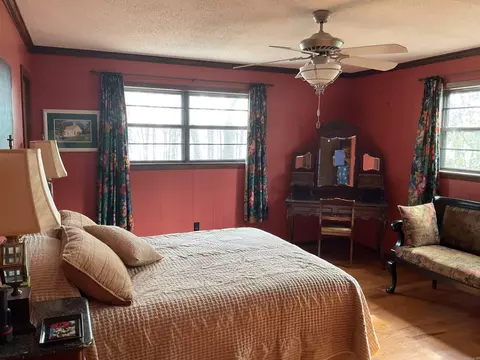 Bedroom - 324 Valhalla, Edgemont, AR 72044 photo 1 of 6
