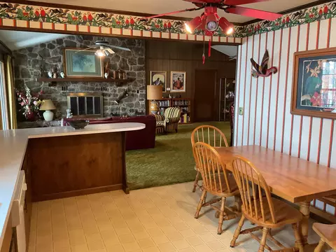 Dining - 324 Valhalla, Edgemont, AR 72044 photo 1 of 1