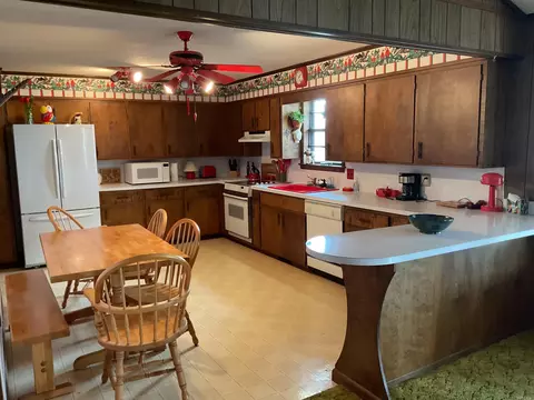 Kitchen - 324 Valhalla, Edgemont, AR 72044 photo 1 of 3