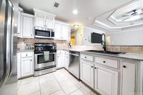Kitchen - 39 Lilly Ann Cir, Ward, AR 72176 photo 6 of 7