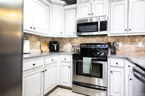 Kitchen - 39 Lilly Ann Cir, Ward, AR 72176 photo 5 of 7