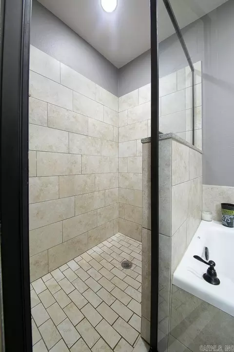 Bath - 39 Lilly Ann Cir, Ward, AR 72176 photo 6 of 8