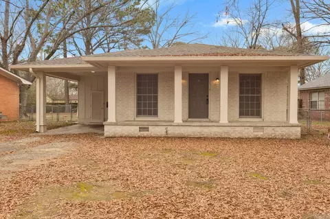 Exterior - 2307 Independence Ave, Conway, AR 72034 photo 1 of 9